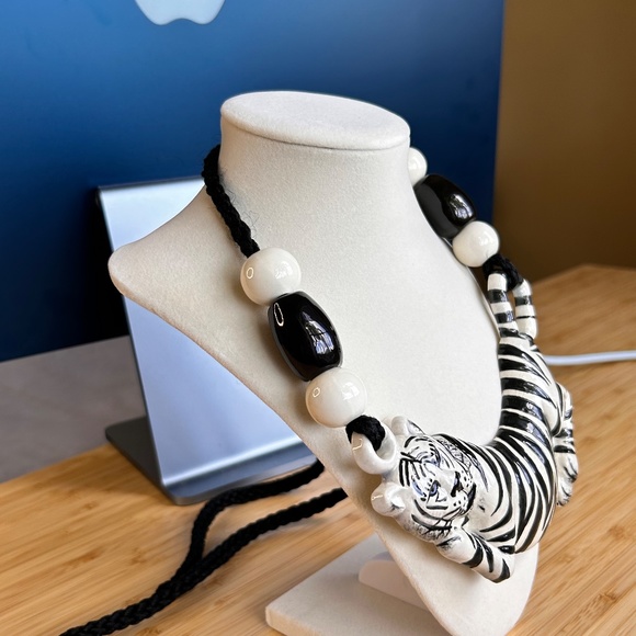 Vintage Large Zebra Ceramic Necklace - Artist Signed - Picture 5 of 7